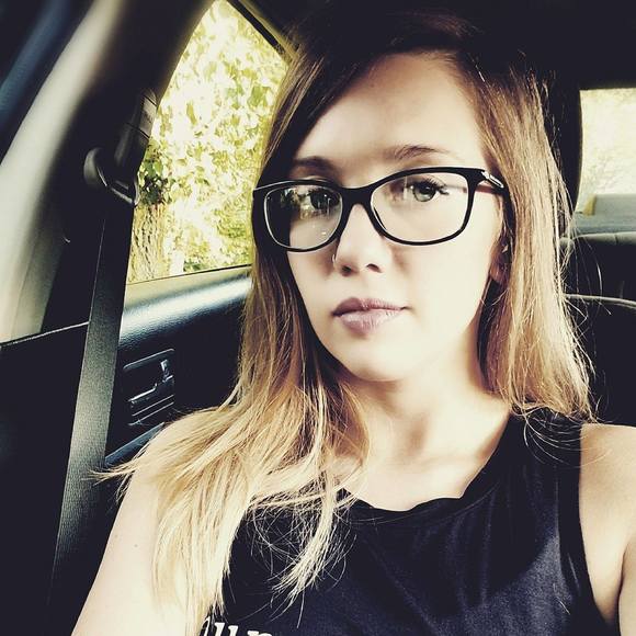 Meet your Posher, Shaina - Picture 1 of 1